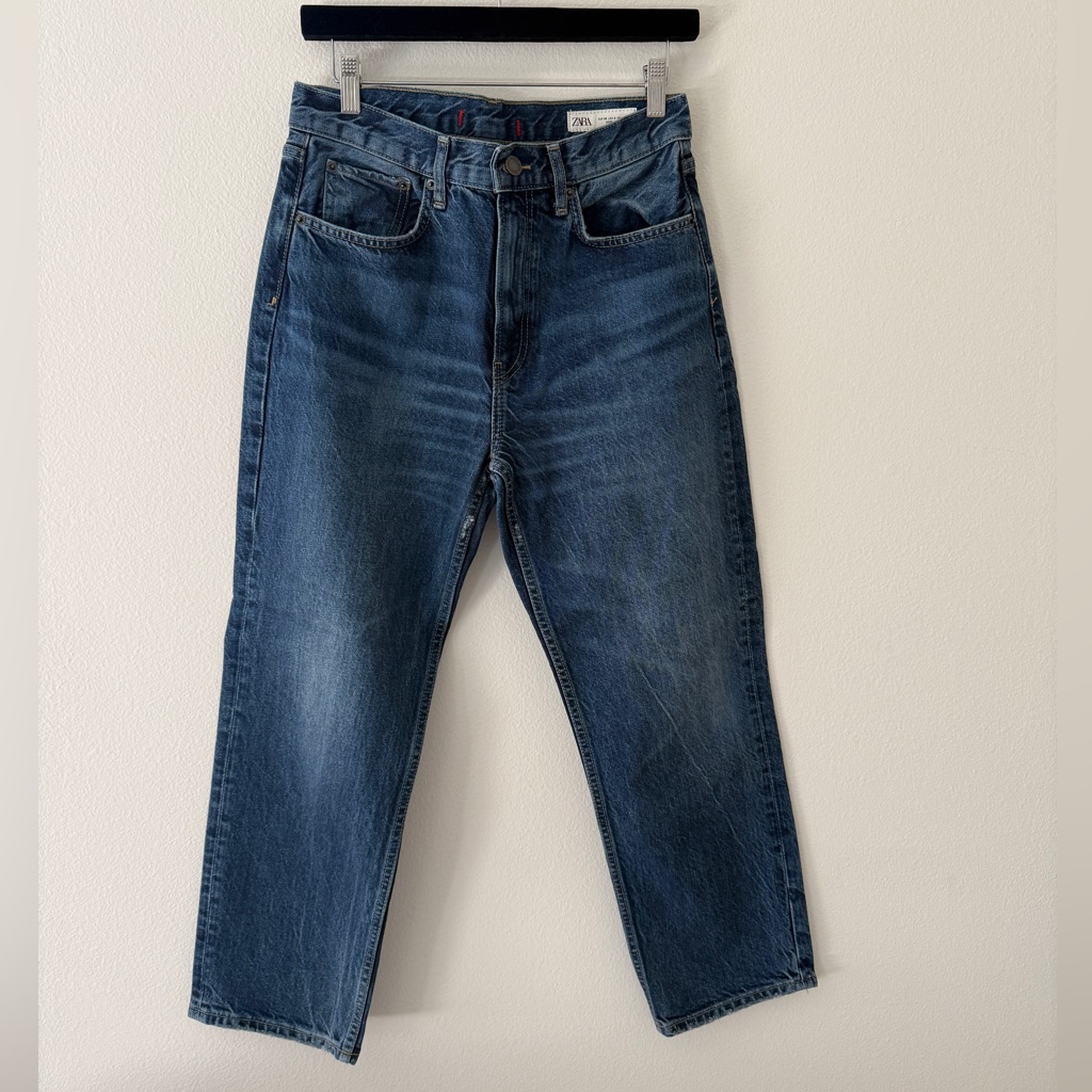 Zara Straight Mid Waist Denim Straight Jeans Zara Straight Mid Waist Denim Straight Jeans
